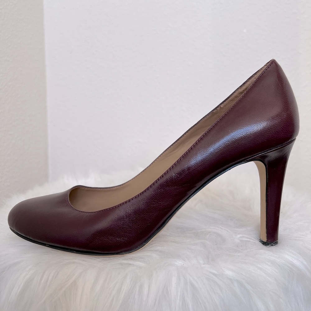 Ann Taylor burgundy leather round toe pumps
